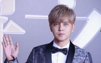 从丝袜短裙到吃瓜队员：多元时尚与文化解读