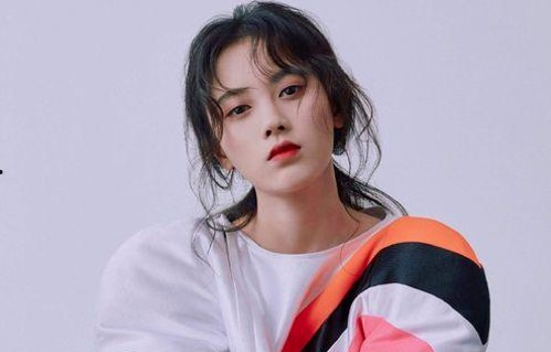 揭秘“娱乐吃瓜”背后人物：从名字到神秘旅程的多面观察