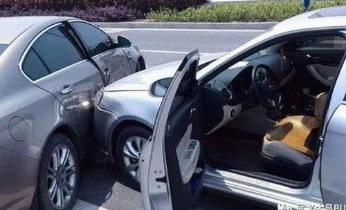 陈乔恩：从笑料不断到幕后风云，明星光环背后的真实轨迹