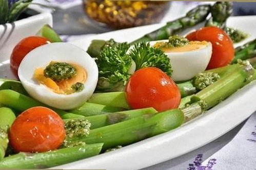 从拼搏到争议:娱乐圈五大女星的光影人生变迁