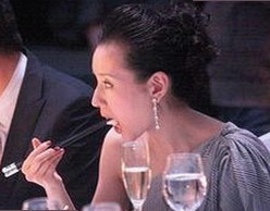 迪丽热巴、吕佳容、李沁、宋祖儿：新一代“时尚精”的多元魅力